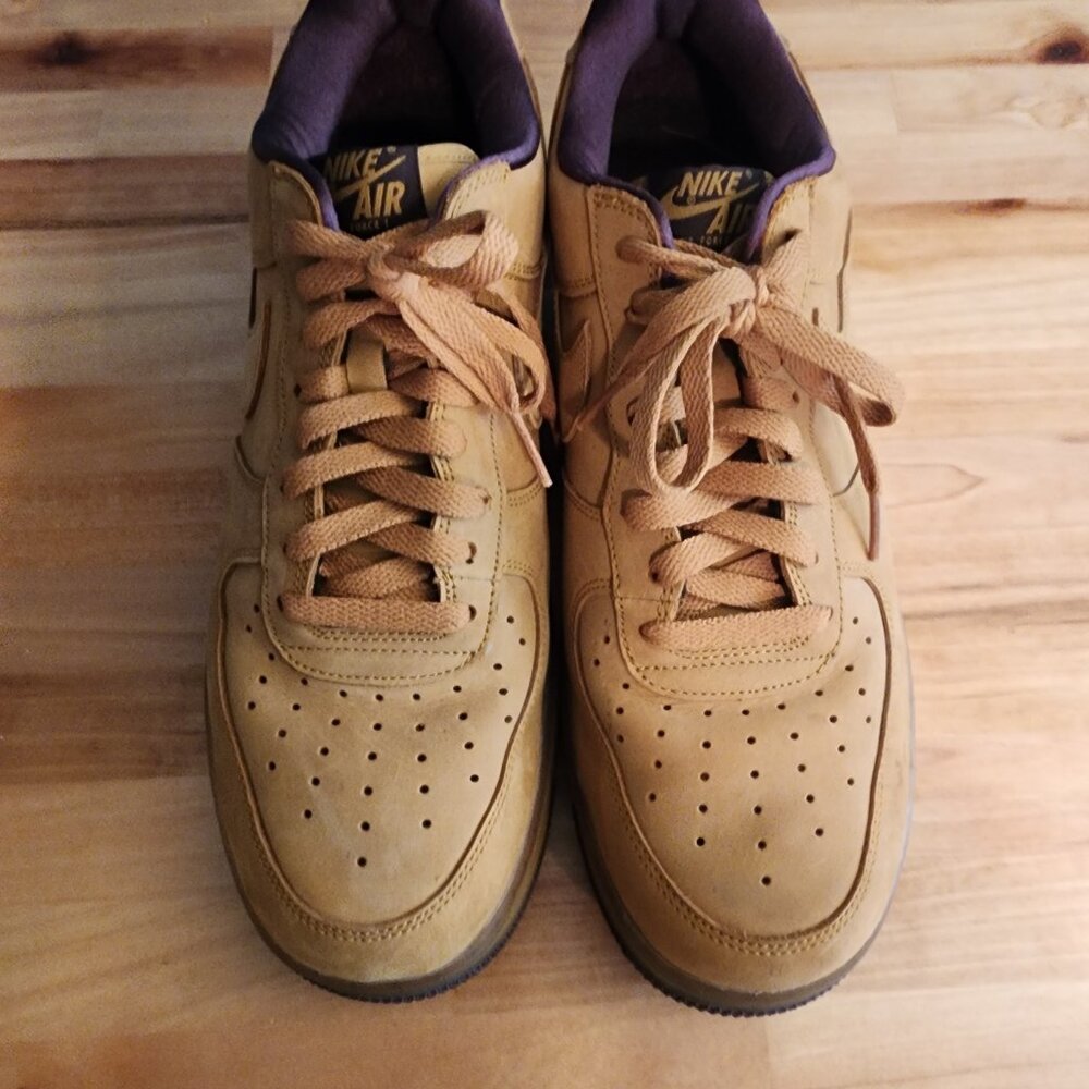 Nike Air Force 1 Light Brown size 10.5
